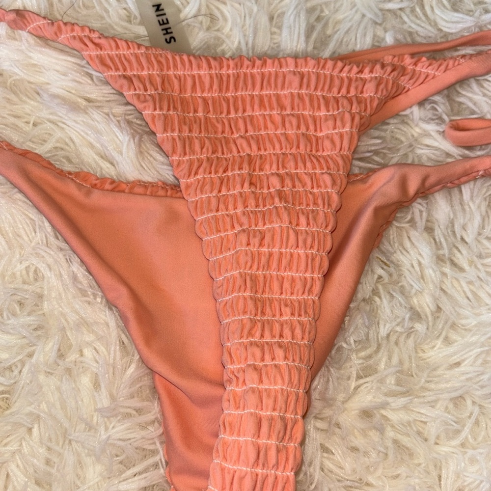 SHEIN Rouched Bikini - Picture 2 of 4